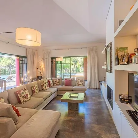 Vila Serena Rosa - Elegant 4 Bedroom Annex - Games With Pool Table - Table Tennis And Football Table - Vilamoura Quarteira