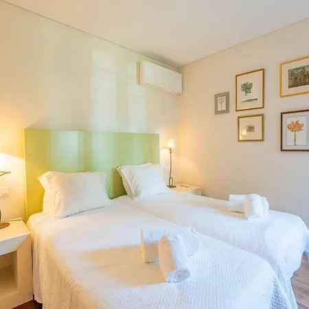 Villa Serena Rosa - Elegant 4 Bedroom Annex - Games With Pool Table - Table Tennis And Football Table - Vilamoura *