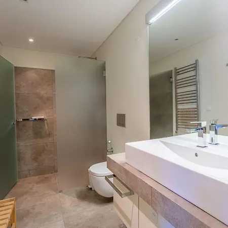 Serena Rosa - Elegant 4 Bedroom Annex - Games With Pool Table - Table Tennis And Football Table - Vilamoura